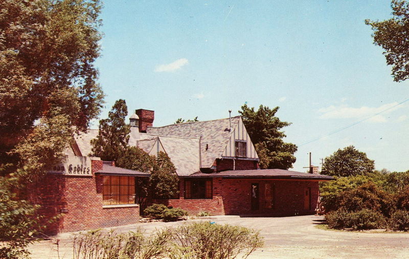 Devon Gables (Port O Three) - Vintage Postcard (newer photo)